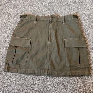 Aritzia skirt size 10